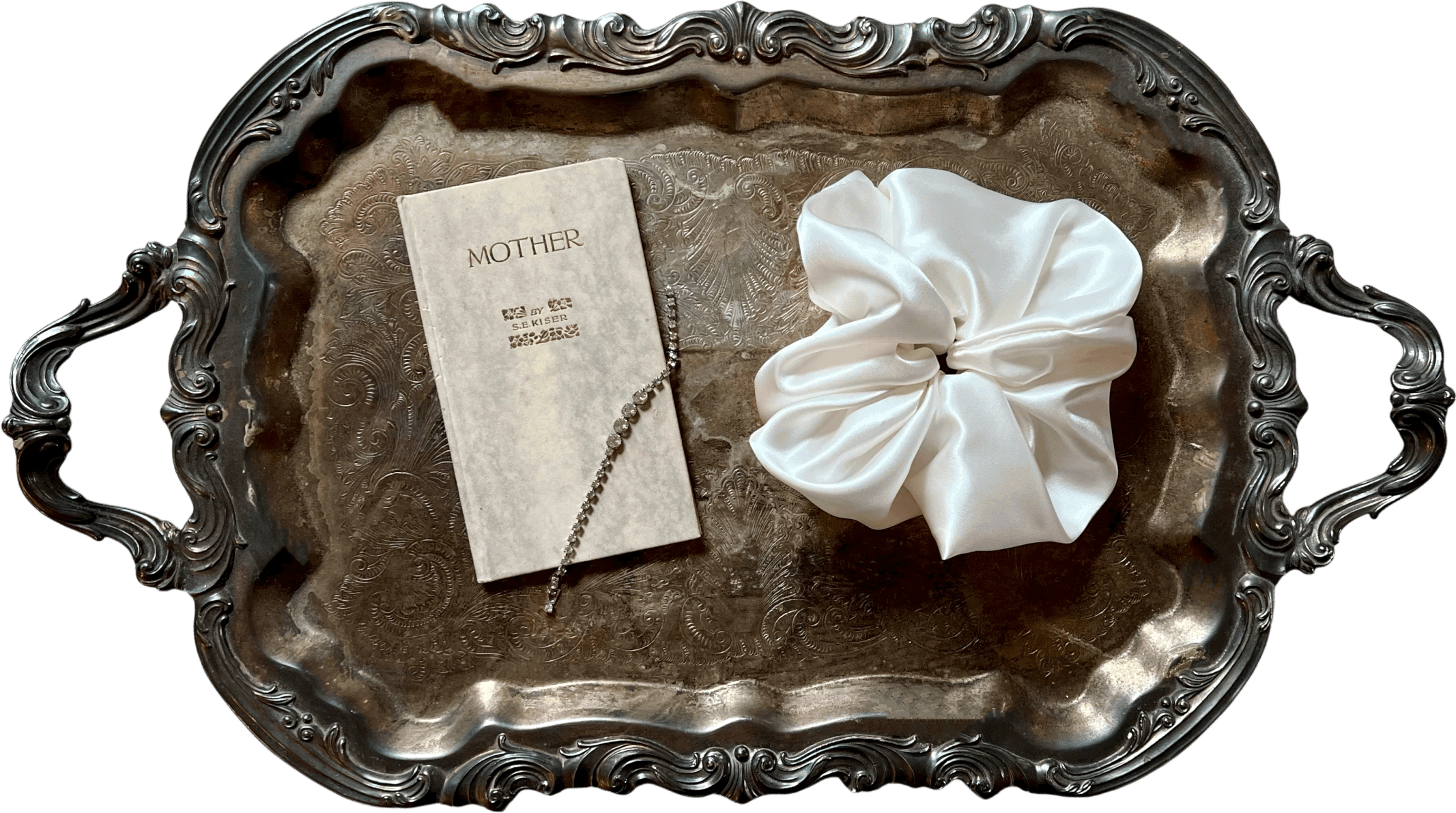 Laetitia Scrunchie