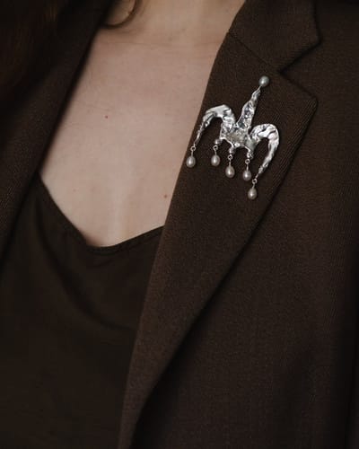 The Queen's Wit Brooch
