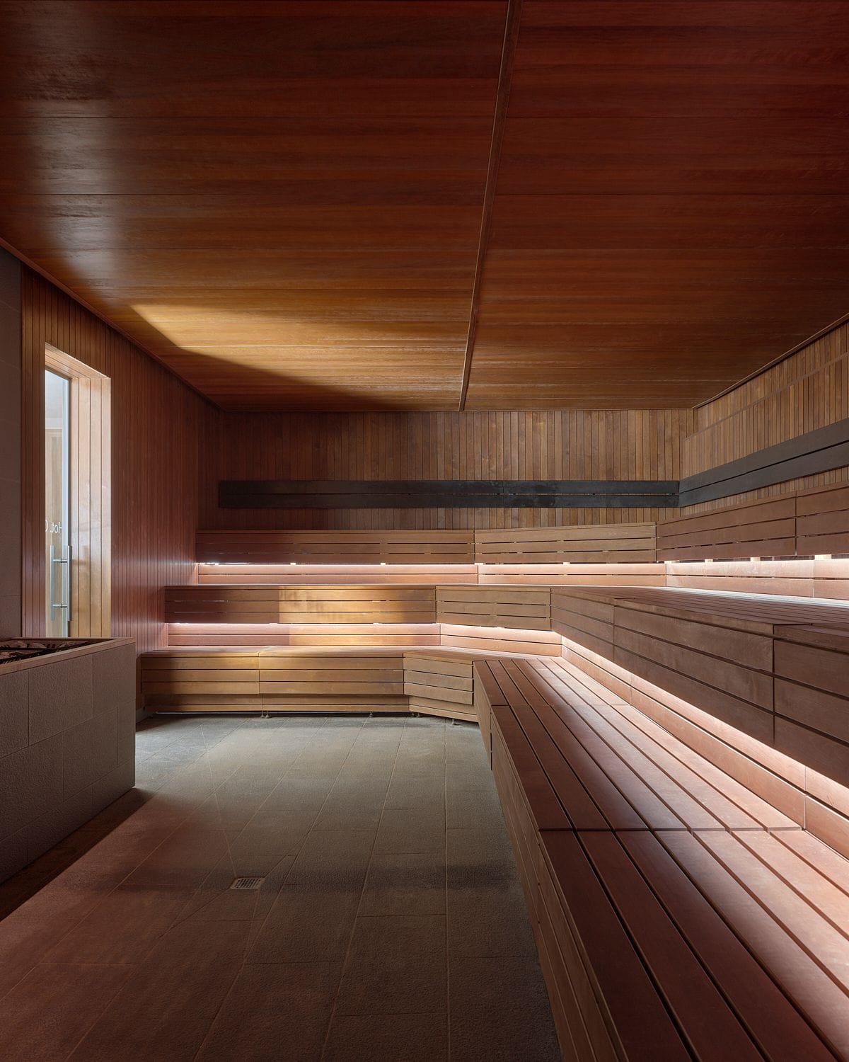 Early morning sauna to combat jet lag